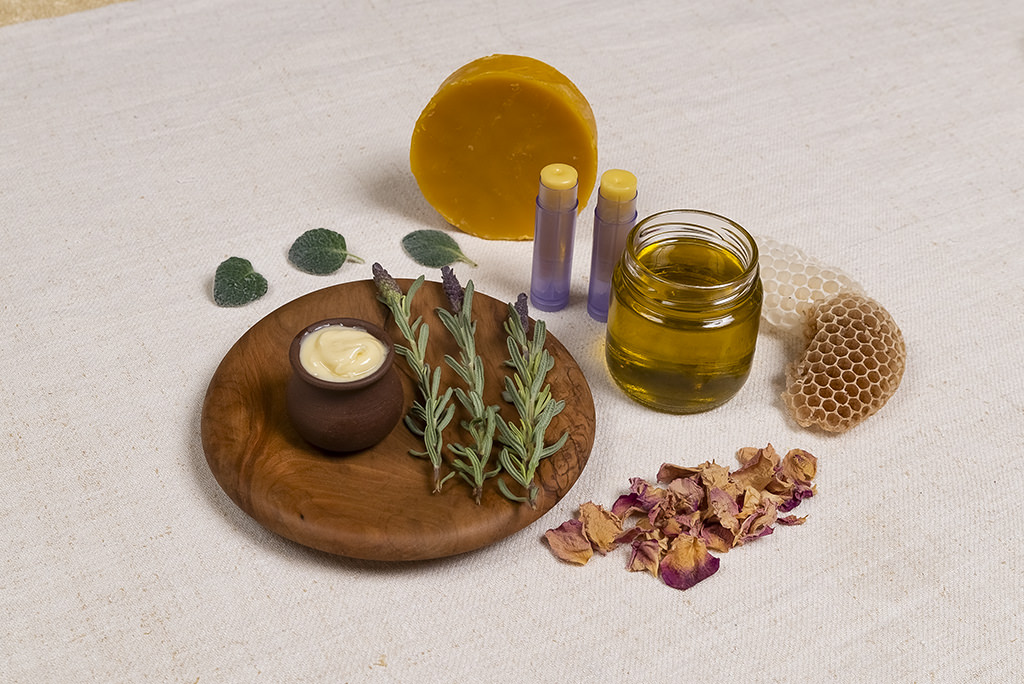 Cretan Bee Beeswax Synthesis